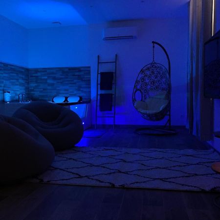 Appartement Cosy Jacuzzy Luxe Gare De Toulon Exterior photo